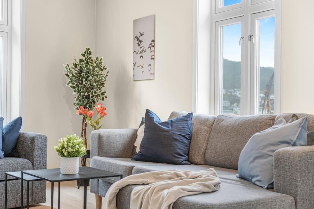 New! Huge Modern Apartment! Fit For Two Families! Bergen Zewnętrze zdjęcie