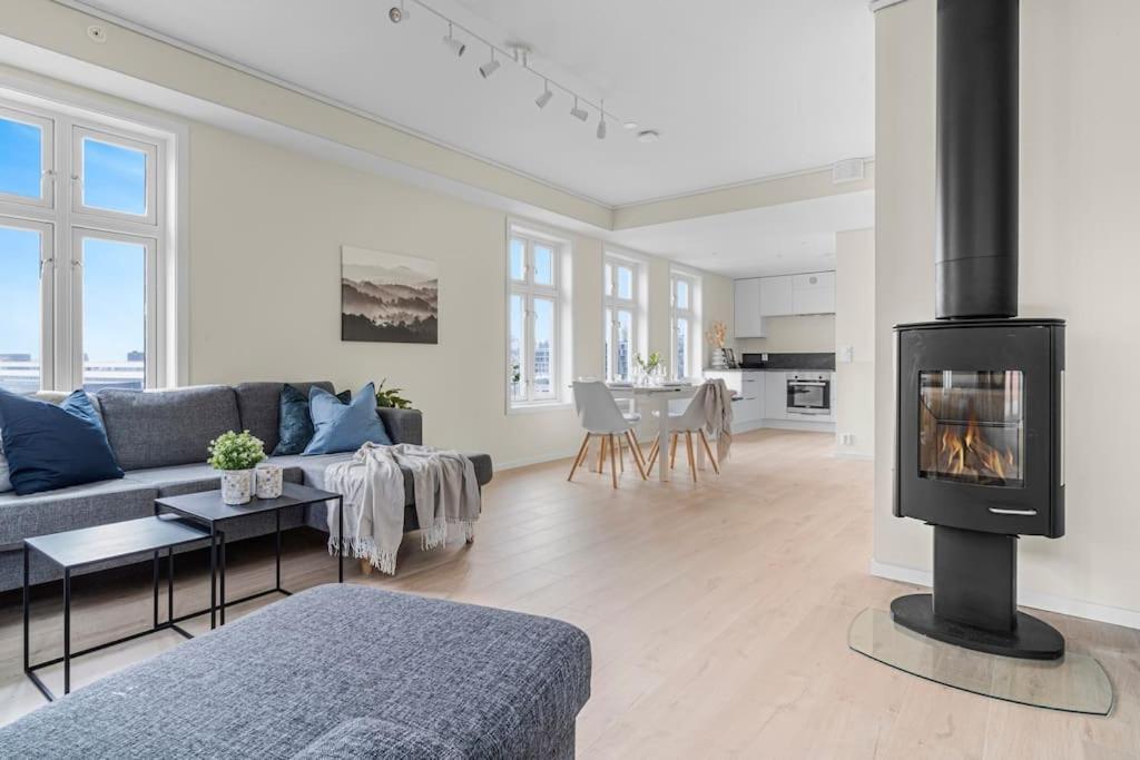 New! Huge Modern Apartment! Fit For Two Families! Bergen Zewnętrze zdjęcie