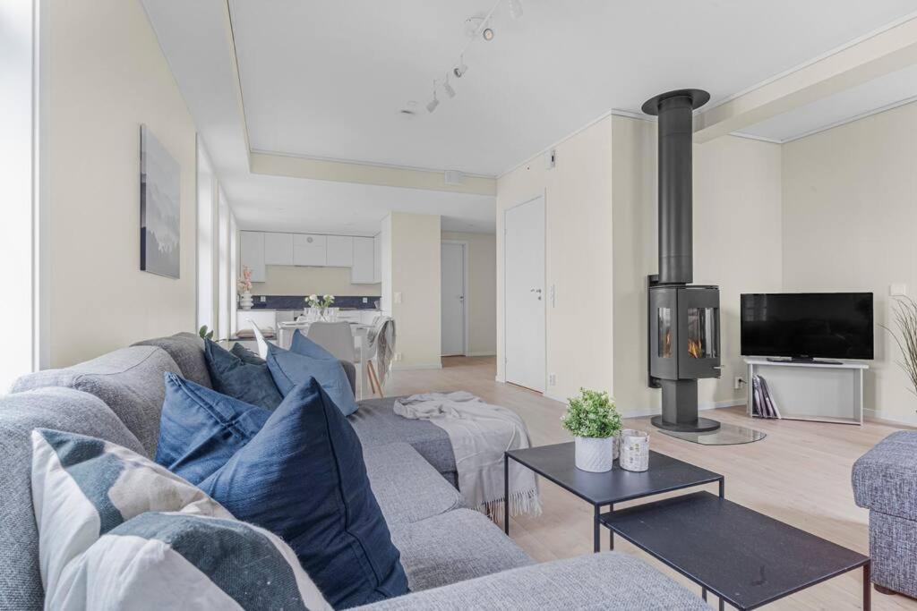 New! Huge Modern Apartment! Fit For Two Families! Bergen Zewnętrze zdjęcie