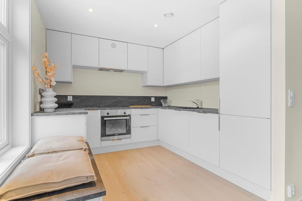 New! Huge Modern Apartment! Fit For Two Families! Bergen Zewnętrze zdjęcie