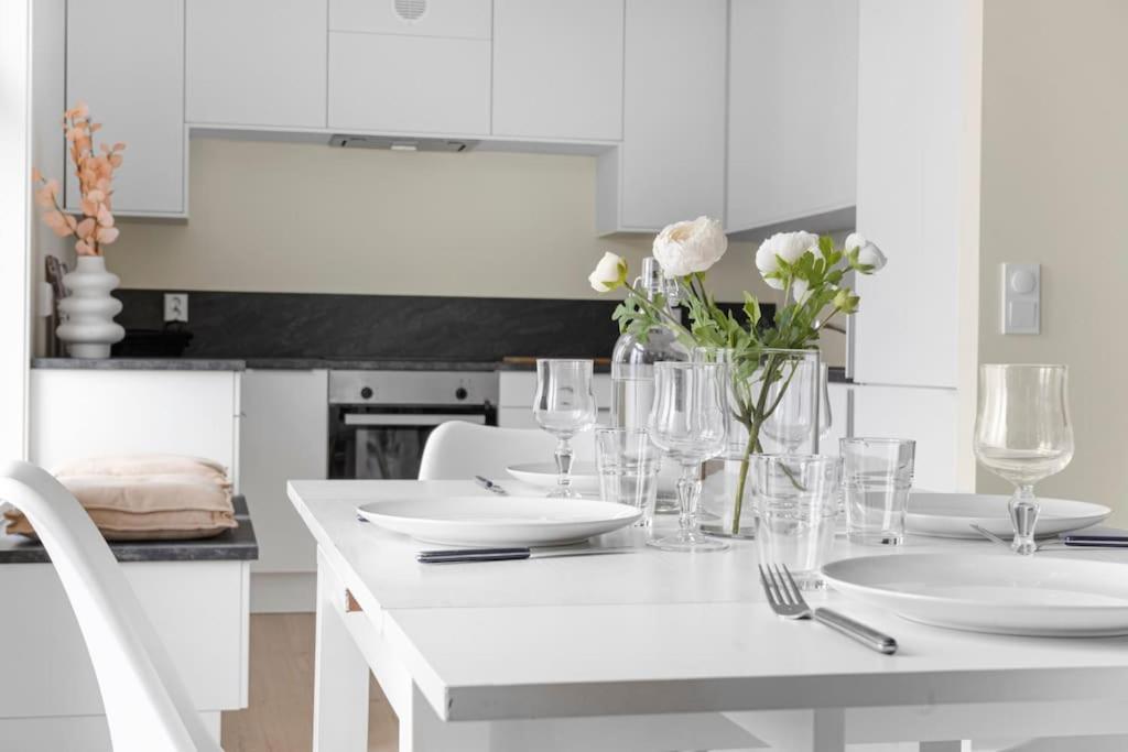New! Huge Modern Apartment! Fit For Two Families! Bergen Zewnętrze zdjęcie